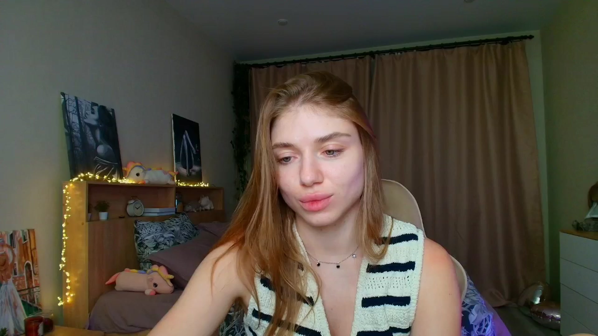 Gallery image thumbnail from Make_my_Luck's myfreecams stream on, 07/29/2025, 17:49 image 11 of 20