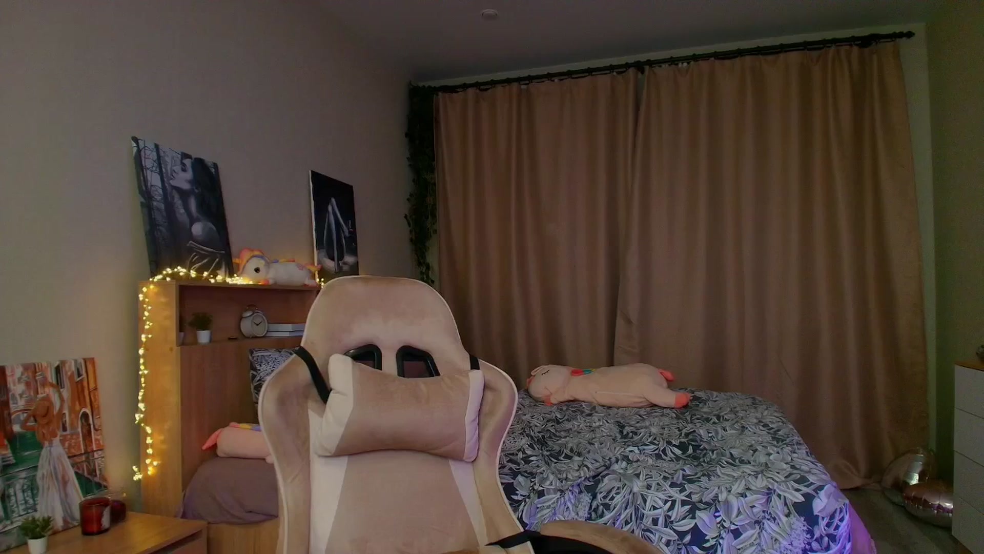 Gallery image thumbnail from Make_my_Luck's myfreecams stream on, 07/29/2025, 18:48 image 19 of 20