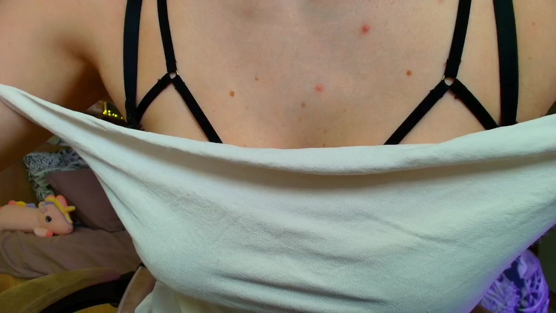 Gallery image thumbnail from Make_my_Luck's myfreecams stream on, 08/06/2025, 16:45 image 14 of 20