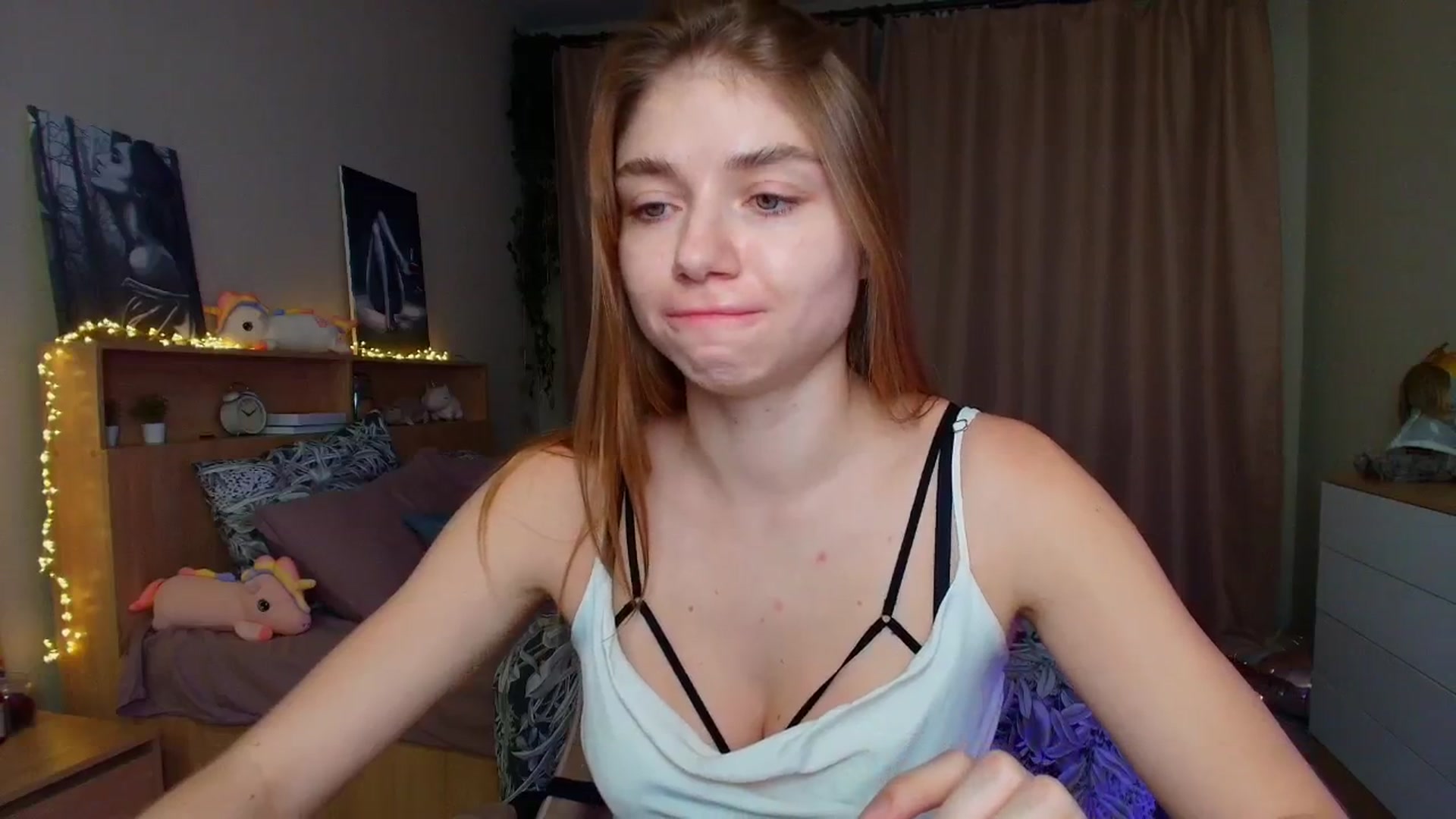 Gallery image thumbnail from Make_my_Luck's myfreecams stream on, 08/06/2025, 17:58 image 9 of 20