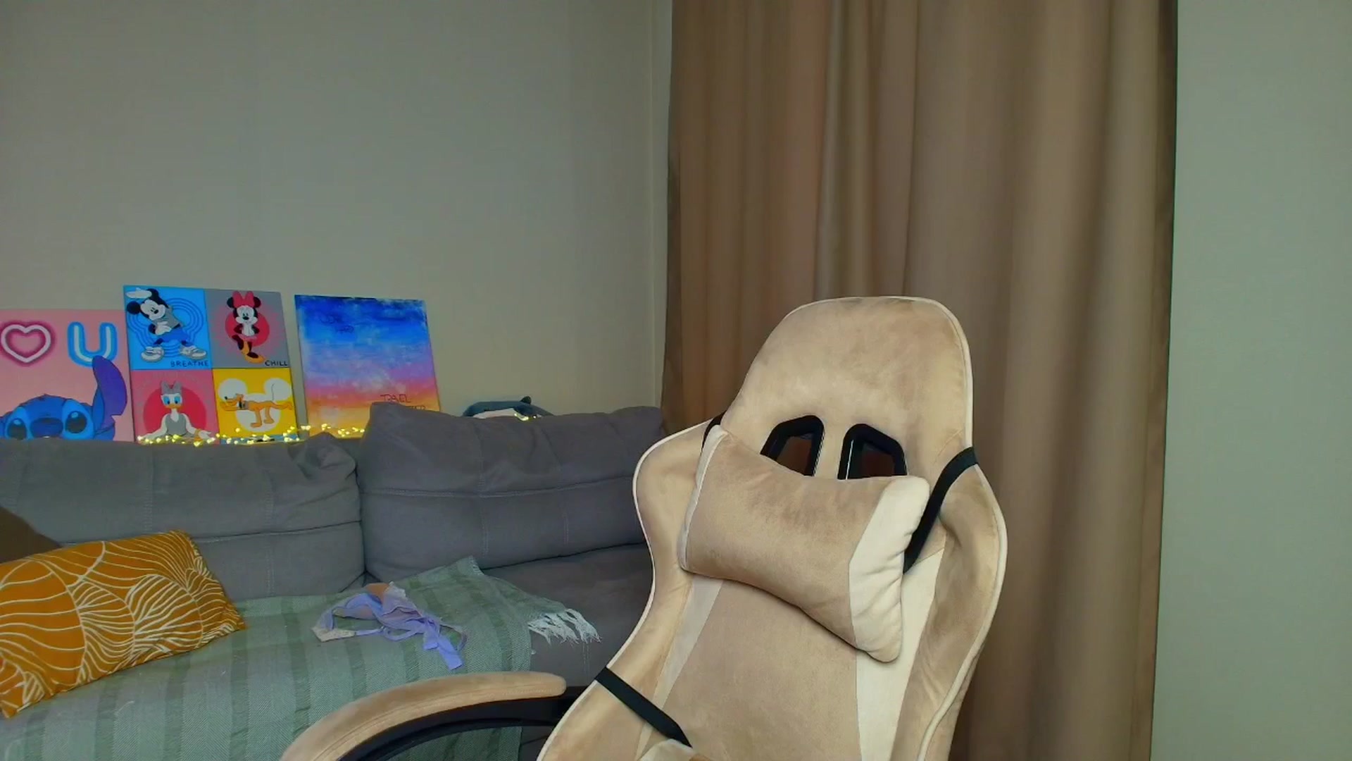 Gallery image thumbnail from Make_my_Luck's myfreecams stream on, 09/05/2025, 07:11 image 9 of 20