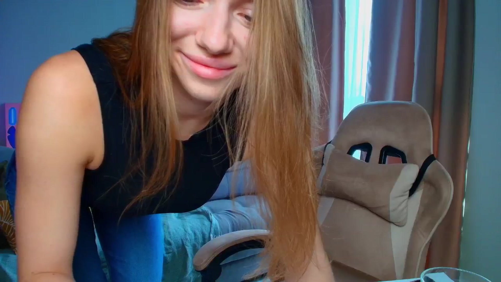 Gallery image thumbnail from Make_my_Luck's myfreecams stream on, 09/05/2025, 09:05 image 13 of 20