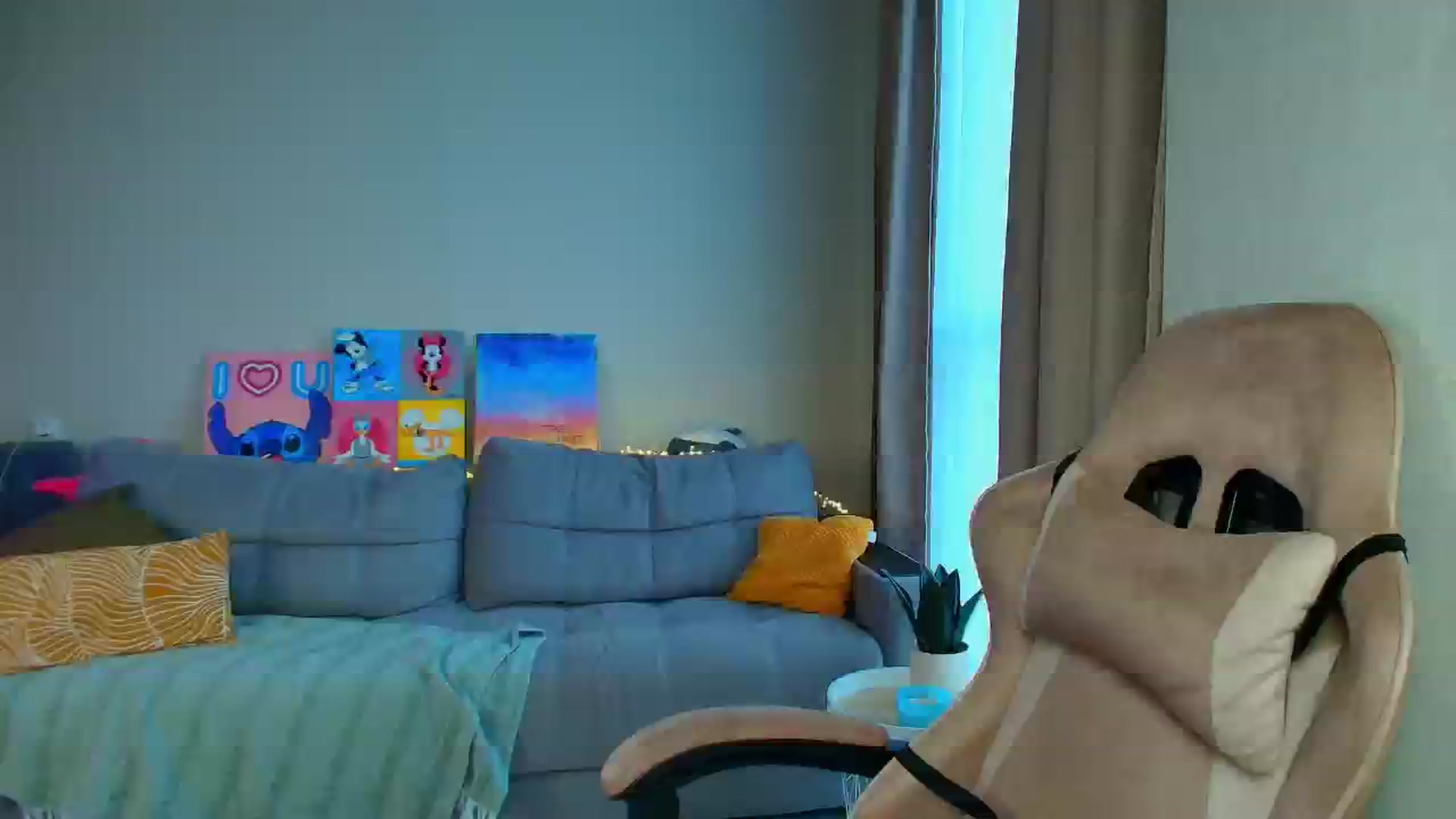 Gallery image thumbnail from Make_my_Luck's myfreecams stream on, 09/20/2025, 14:06 image 2 of 20