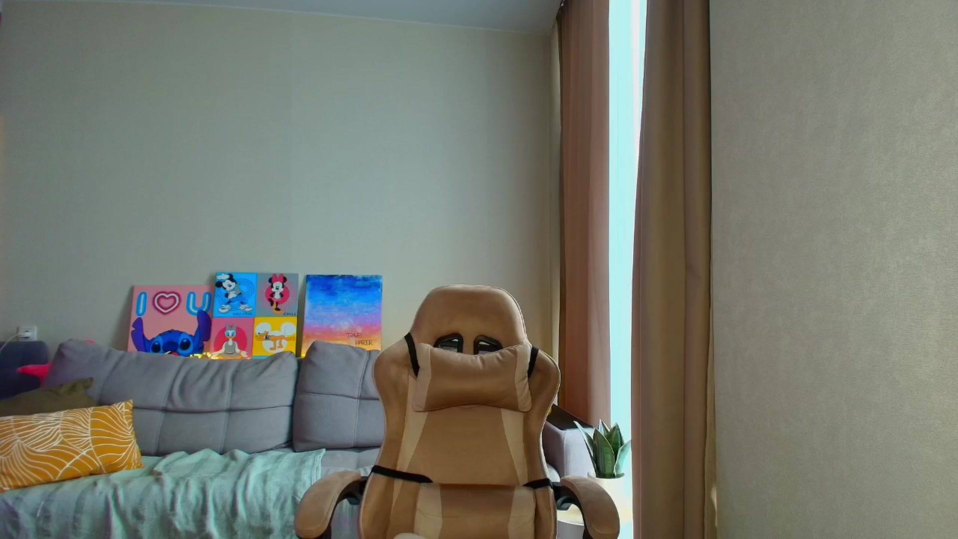 Gallery image thumbnail from Make_my_Luck's myfreecams stream on, 09/28/2025, 09:54 image 15 of 20
