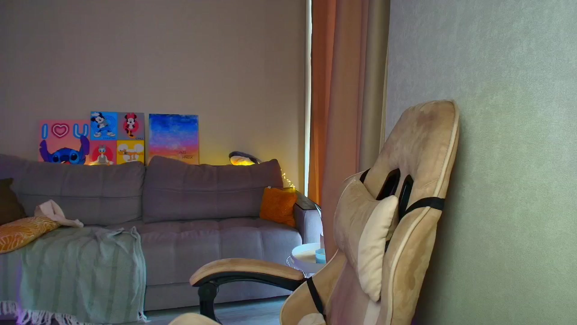 Gallery image thumbnail from Make_my_Luck's myfreecams stream on, 10/04/2025, 09:59 image 4 of 20
