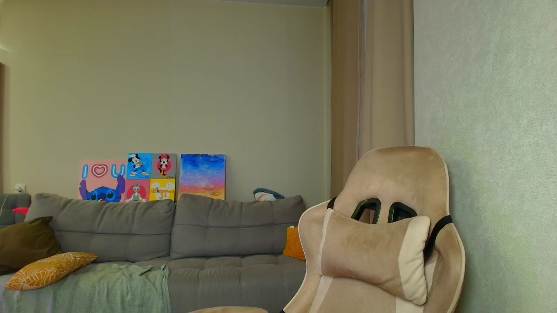Gallery image thumbnail from Make_my_Luck's myfreecams stream on, 10/08/2025, 15:23 image 1 of 20