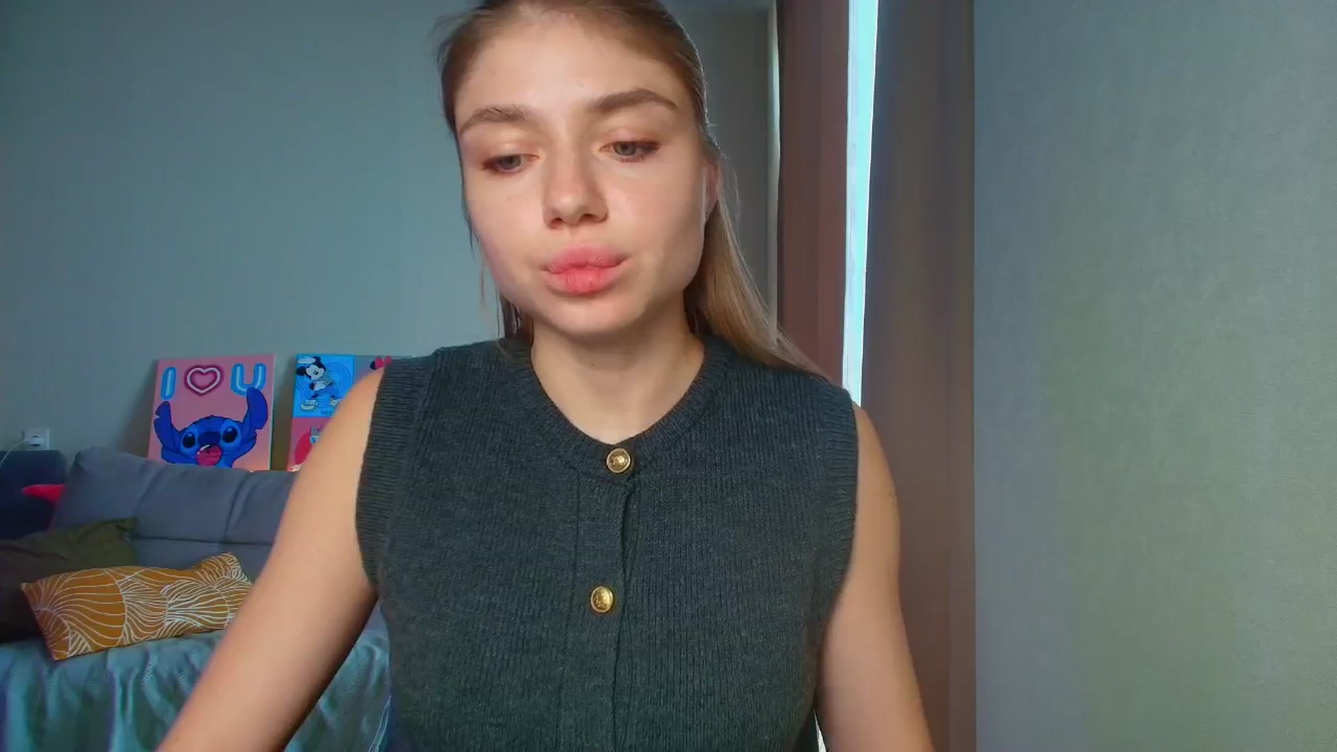 Gallery image thumbnail from Make_my_Luck's myfreecams stream on, 10/15/2025, 10:12 image 18 of 20