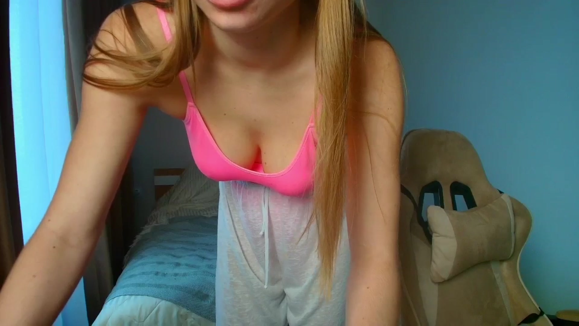 Gallery image thumbnail from Make_my_Luck's myfreecams stream on, 10/30/2025, 09:15 image 8 of 20