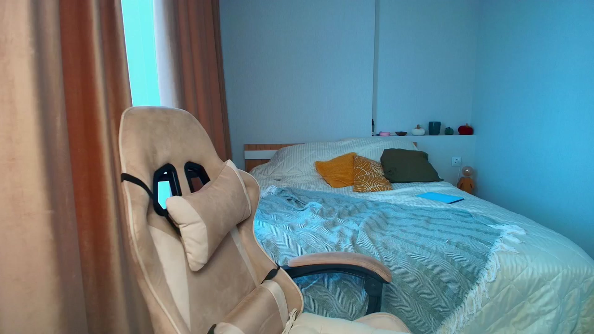 Gallery image thumbnail from Make_my_Luck's myfreecams stream on, 11/09/2025, 11:37 image 1 of 20