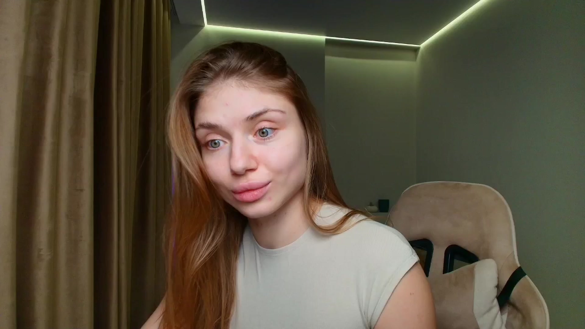 Gallery image thumbnail from Make_my_Luck's myfreecams stream on, 11/12/2025, 18:58 image 13 of 20