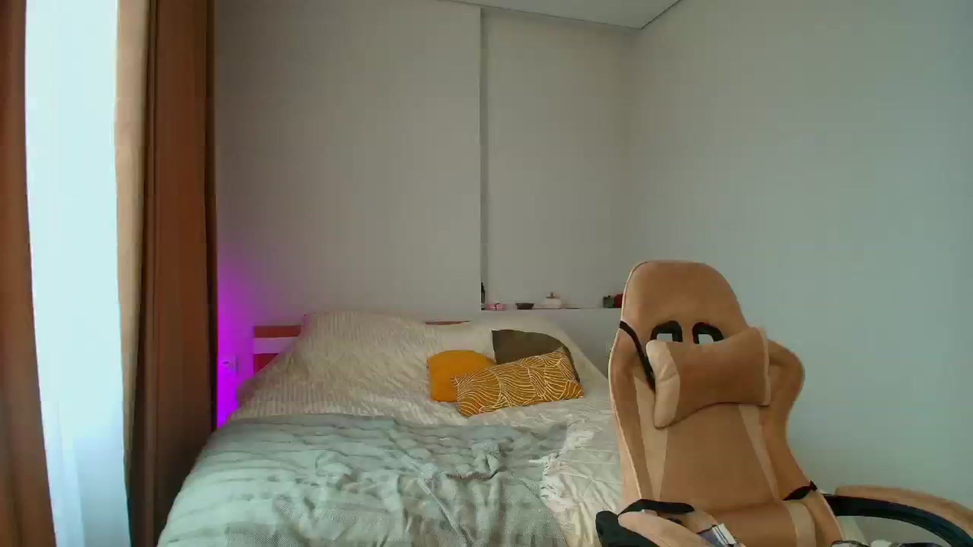 Gallery image thumbnail from Make_my_Luck's myfreecams stream on, 11/18/2025, 10:07 image 12 of 20