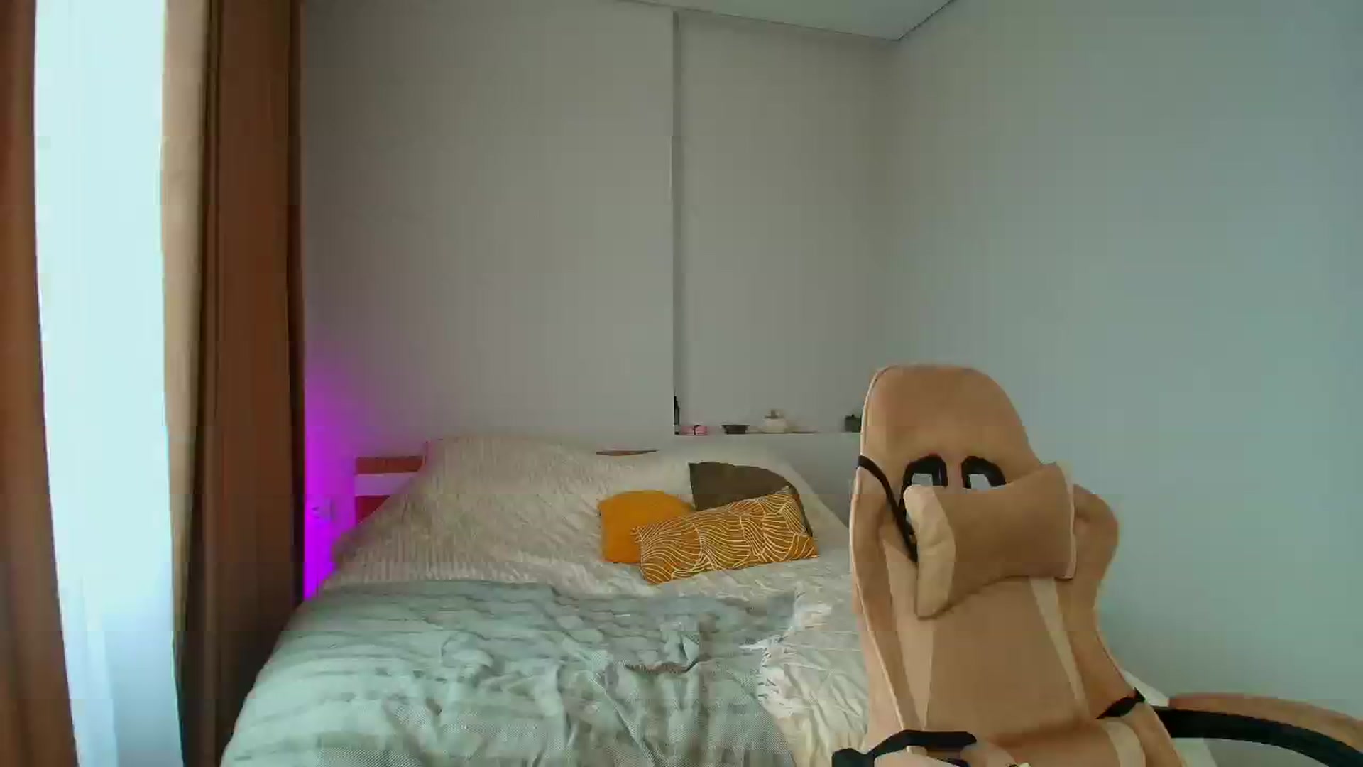 Gallery image thumbnail from Make_my_Luck's myfreecams stream on, 11/18/2025, 10:07 image 11 of 20