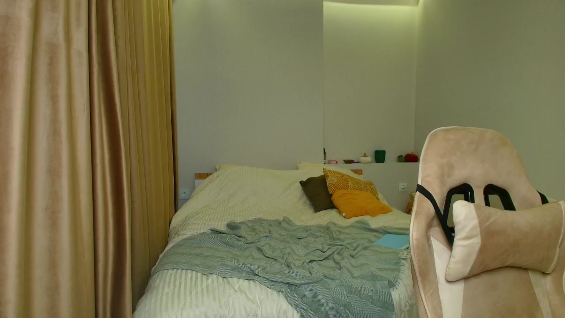 Gallery image thumbnail from Make_my_Luck's myfreecams stream on, 11/19/2025, 17:59 image 8 of 20