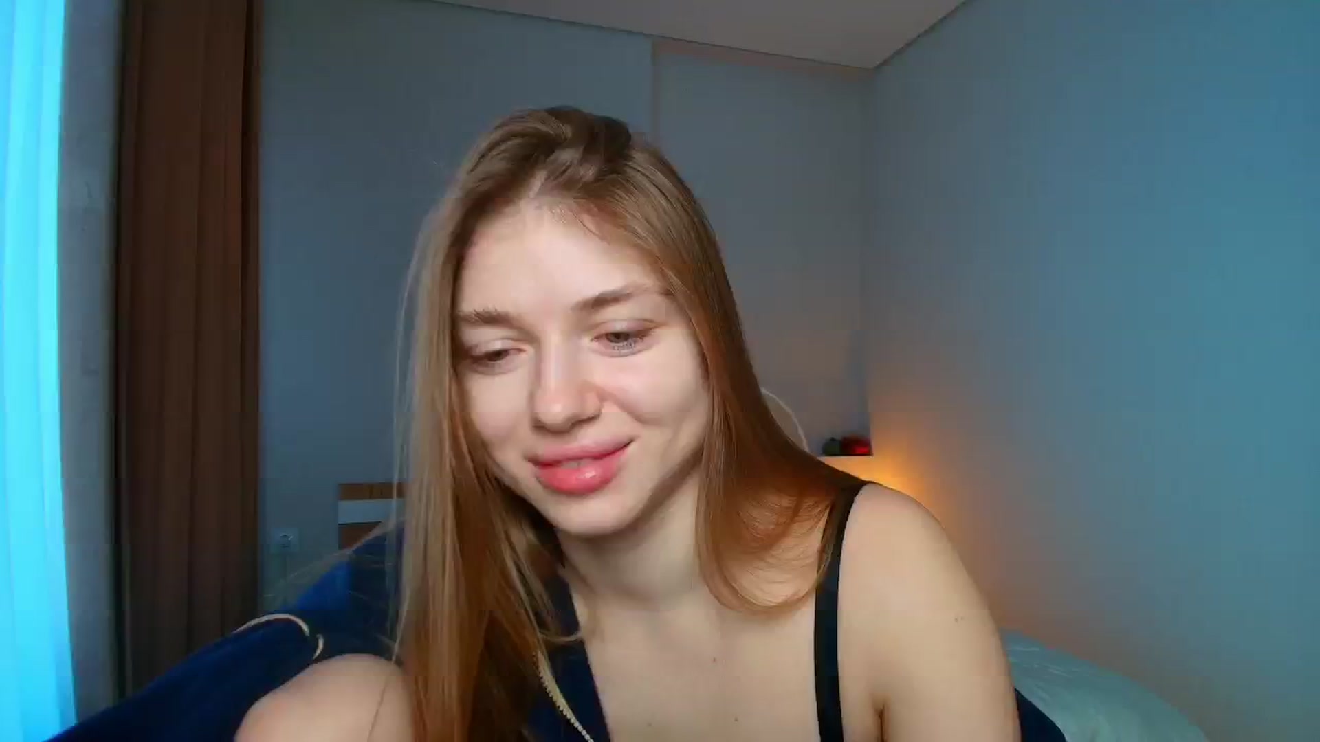 Gallery image thumbnail from Make_my_Luck's myfreecams stream on, 12/21/2025, 08:03 image 19 of 20