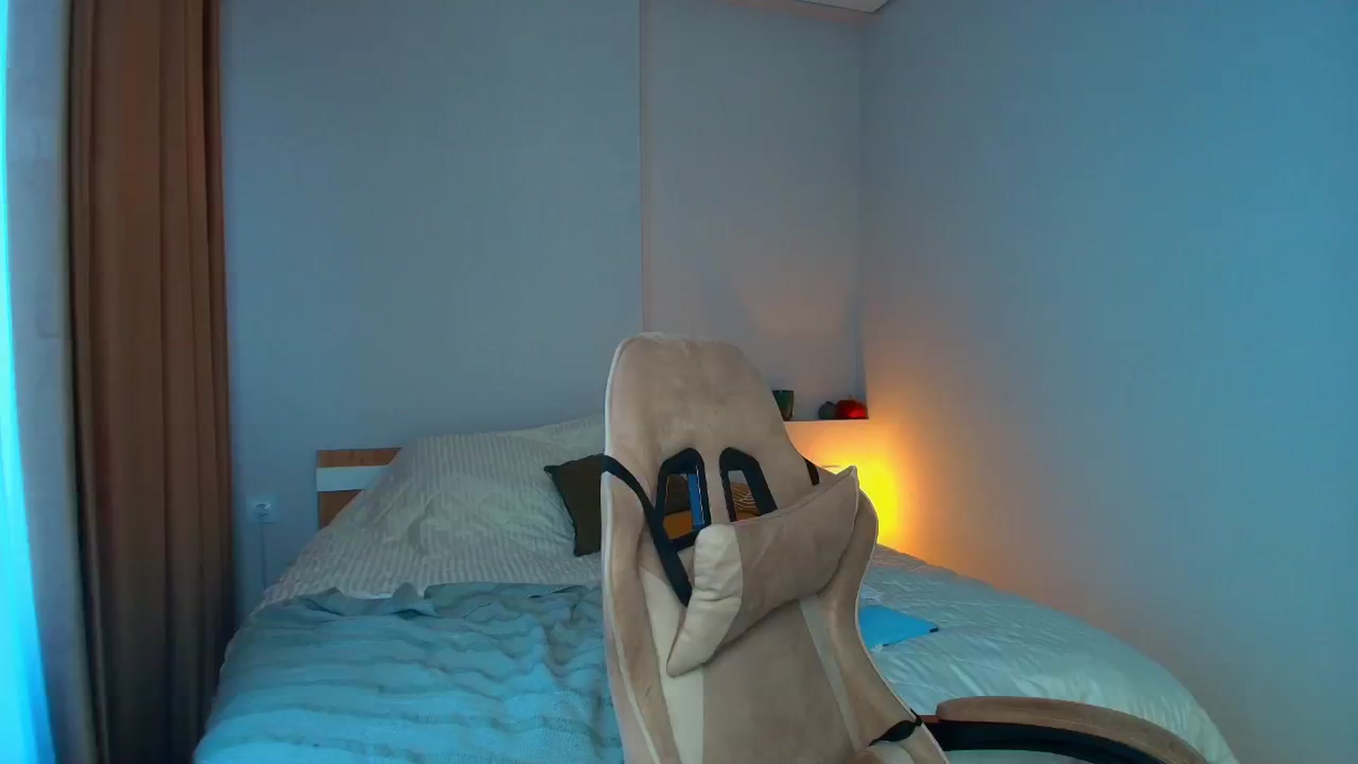 Gallery image thumbnail from Make_my_Luck's myfreecams stream on, 12/21/2025, 08:03 image 6 of 20