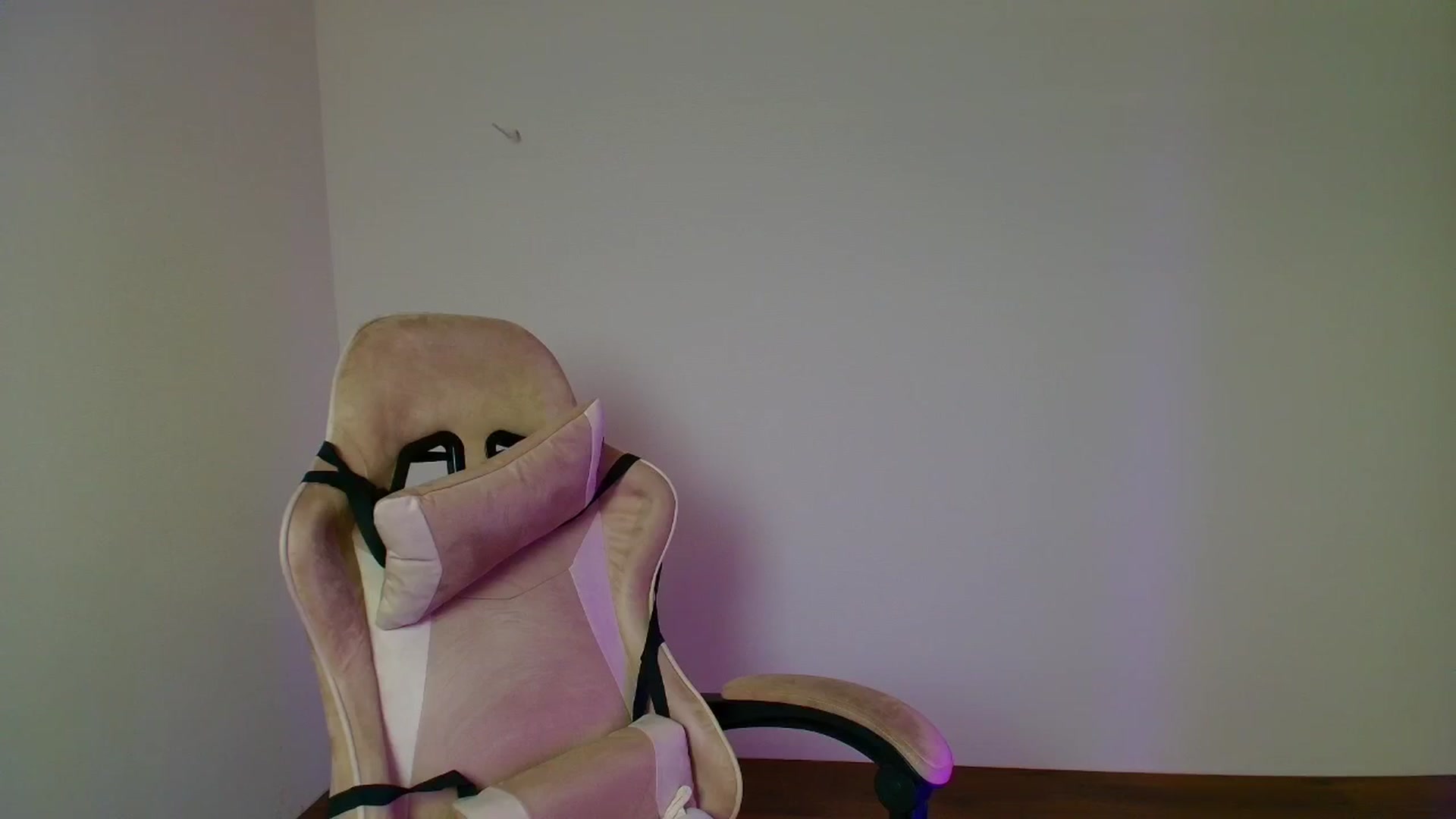 Gallery image thumbnail from Make_my_Luck's myfreecams stream on, 02/04/2026, 18:29 image 11 of 20