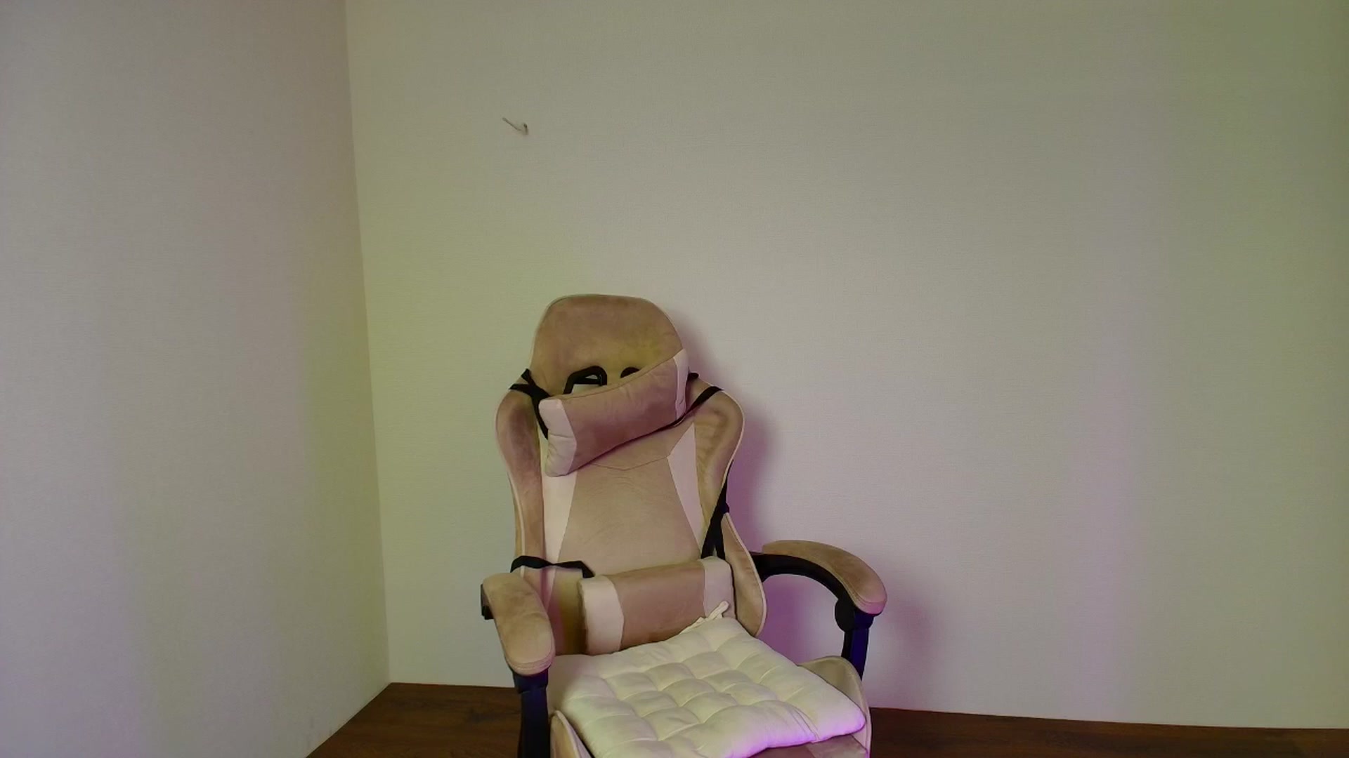 Gallery image thumbnail from Make_my_Luck's myfreecams stream on, 02/04/2026, 18:29 image 16 of 20