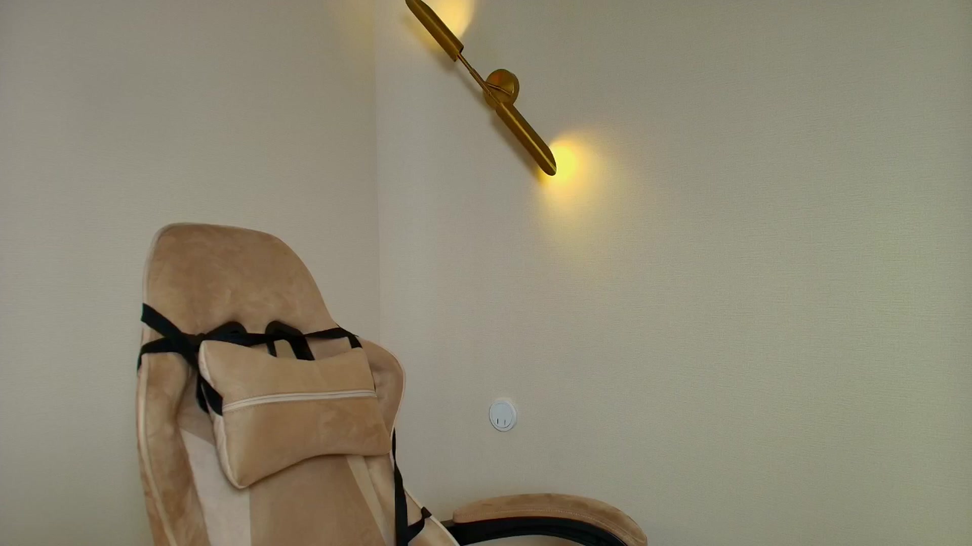 Gallery image thumbnail from Make_my_Luck's myfreecams stream on, 03/18/2026, 10:42 image 15 of 20