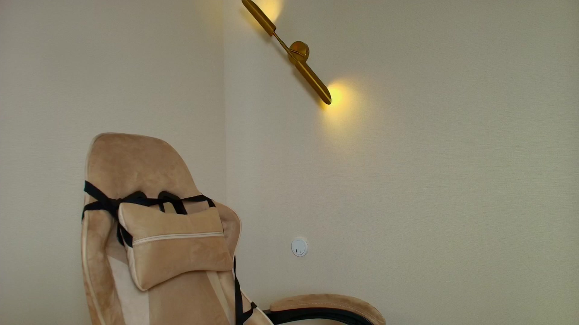 Gallery image thumbnail from Make_my_Luck's myfreecams stream on, 03/18/2026, 10:42 image 14 of 20
