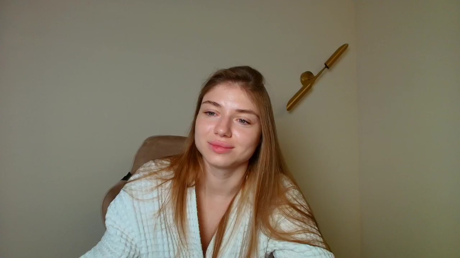 Gallery image thumbnail from Make_my_Luck's myfreecams stream on, 04/01/2026, 10:17 image 8 of 20