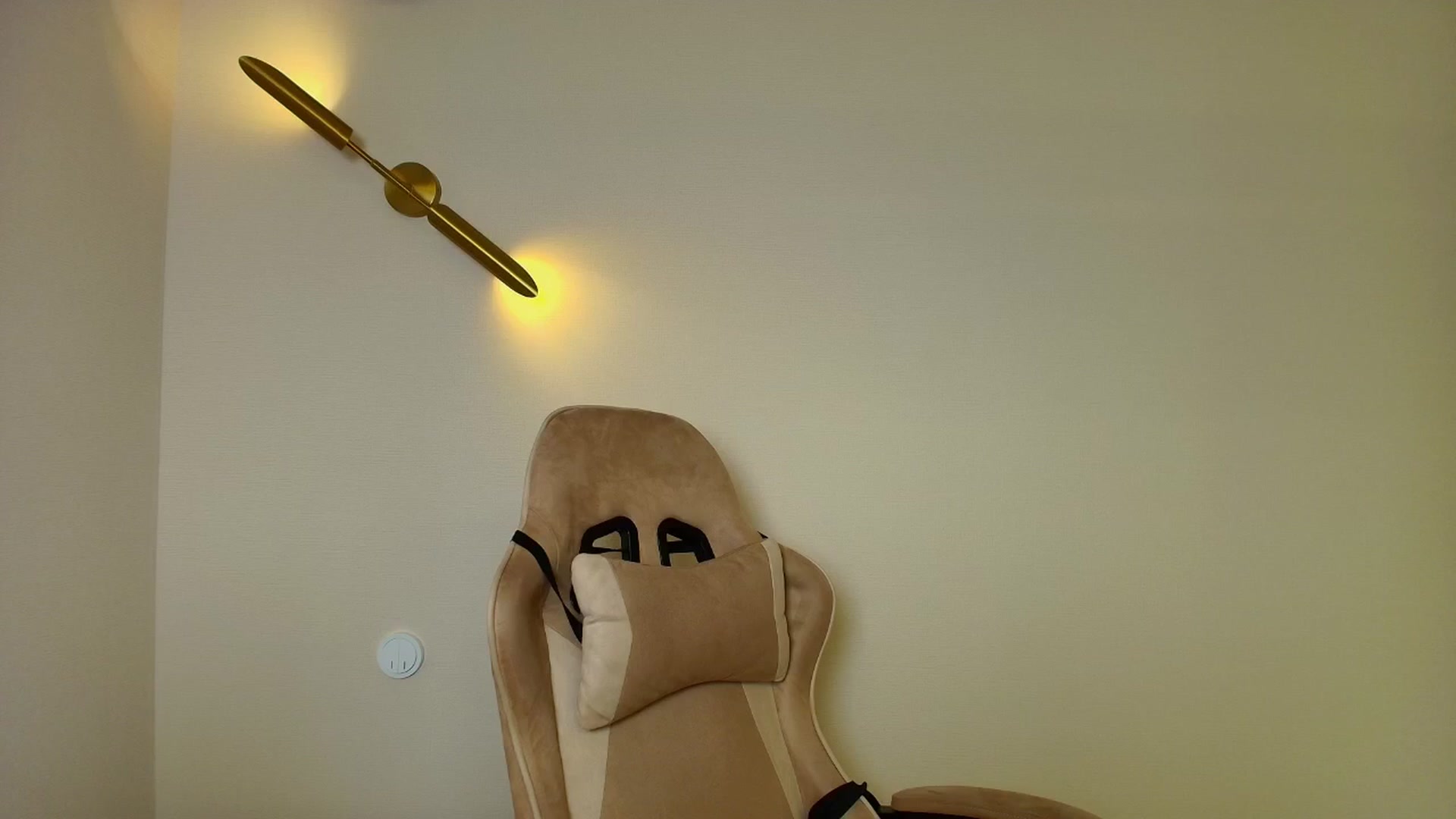 Gallery image thumbnail from Make_my_Luck's myfreecams stream on, 04/19/2026, 11:43 image 1 of 20
