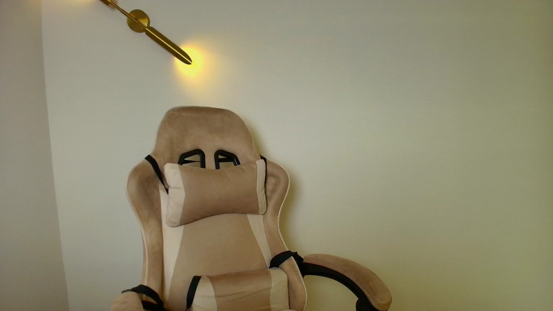 Gallery image thumbnail from Make_my_Luck's myfreecams stream on, 04/19/2026, 11:43 image 17 of 20
