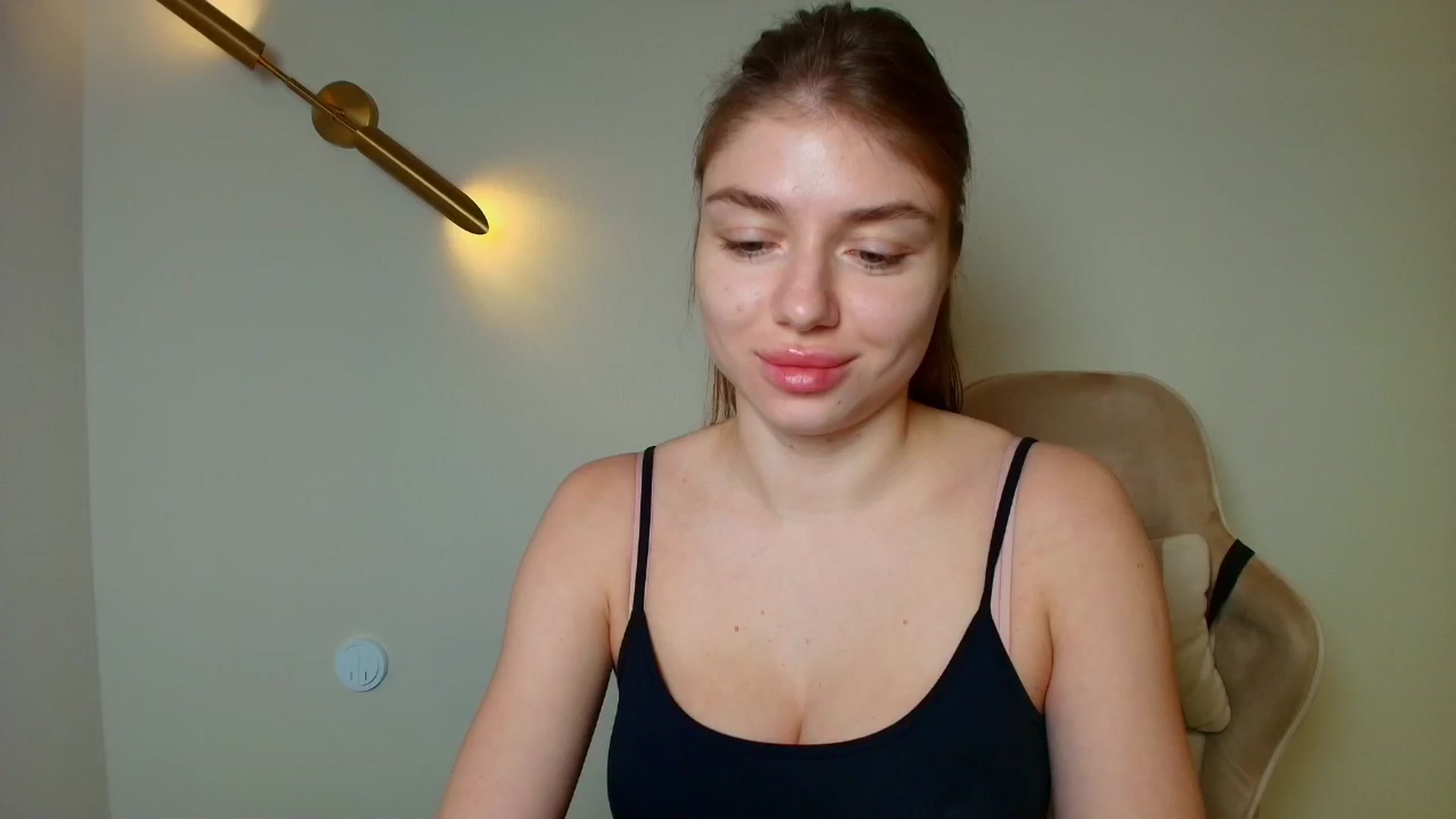 Gallery image thumbnail from Make_my_Luck's myfreecams stream on, 04/22/2026, 10:08 image 9 of 20