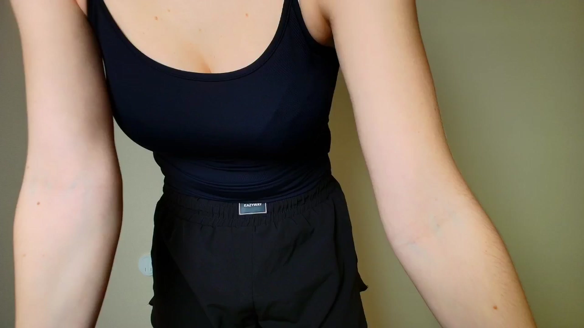 Gallery image thumbnail from Make_my_Luck's myfreecams stream on, 04/22/2026, 10:08 image 8 of 20