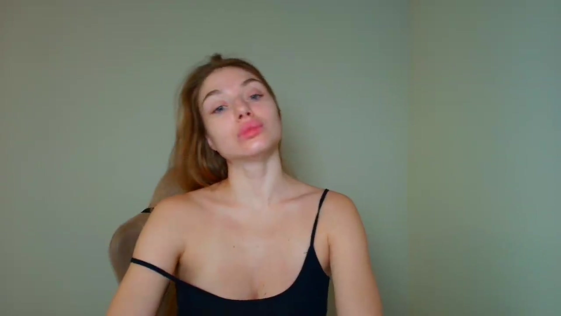 Gallery image thumbnail from Make_my_Luck's myfreecams stream on, 08/18/2026, 07:45 image 10 of 20