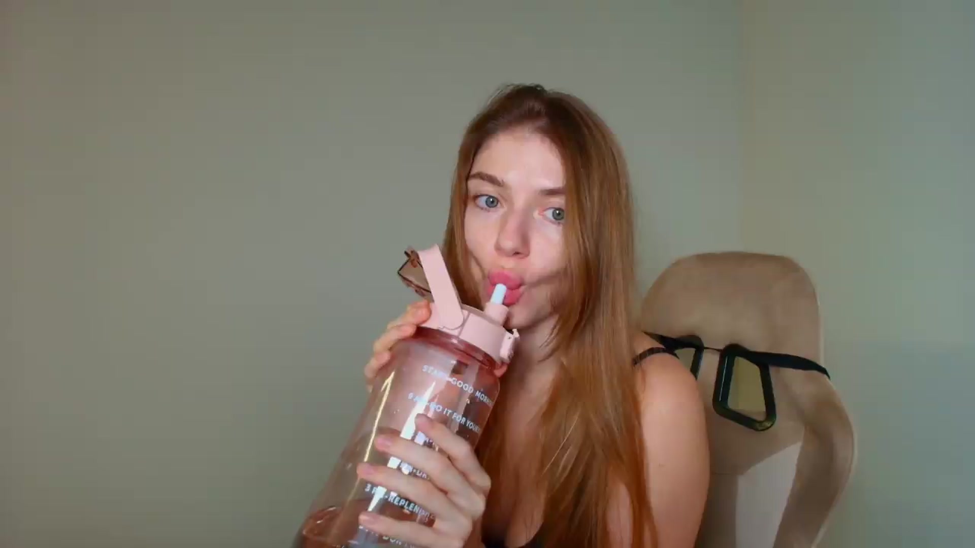 Gallery image thumbnail from Make_my_Luck's myfreecams stream on, 08/18/2026, 07:45 image 1 of 20