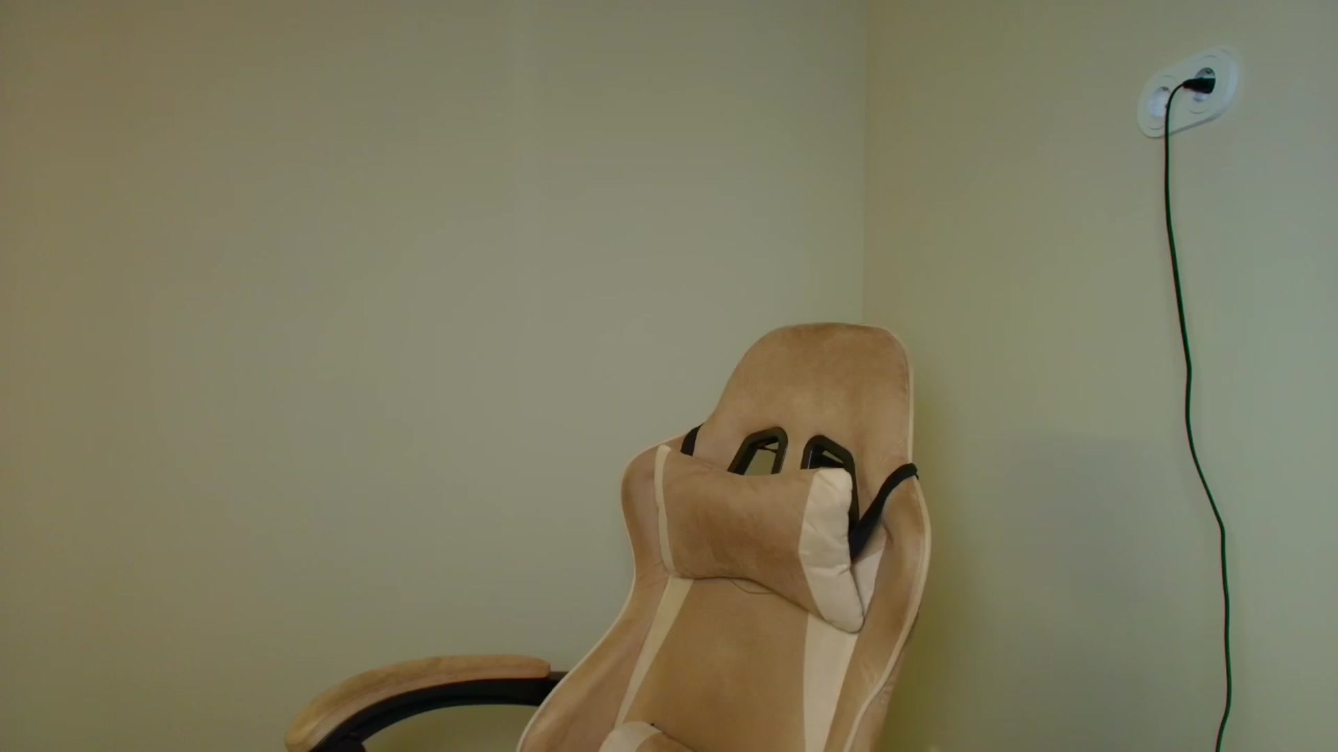 Gallery image thumbnail from Make_my_Luck's myfreecams stream on, 08/30/2026, 09:22 image 11 of 20