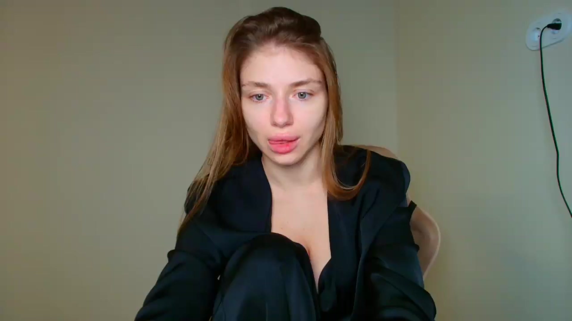Gallery image thumbnail from Make_my_Luck's myfreecams stream on, 08/30/2026, 09:22 image 3 of 20