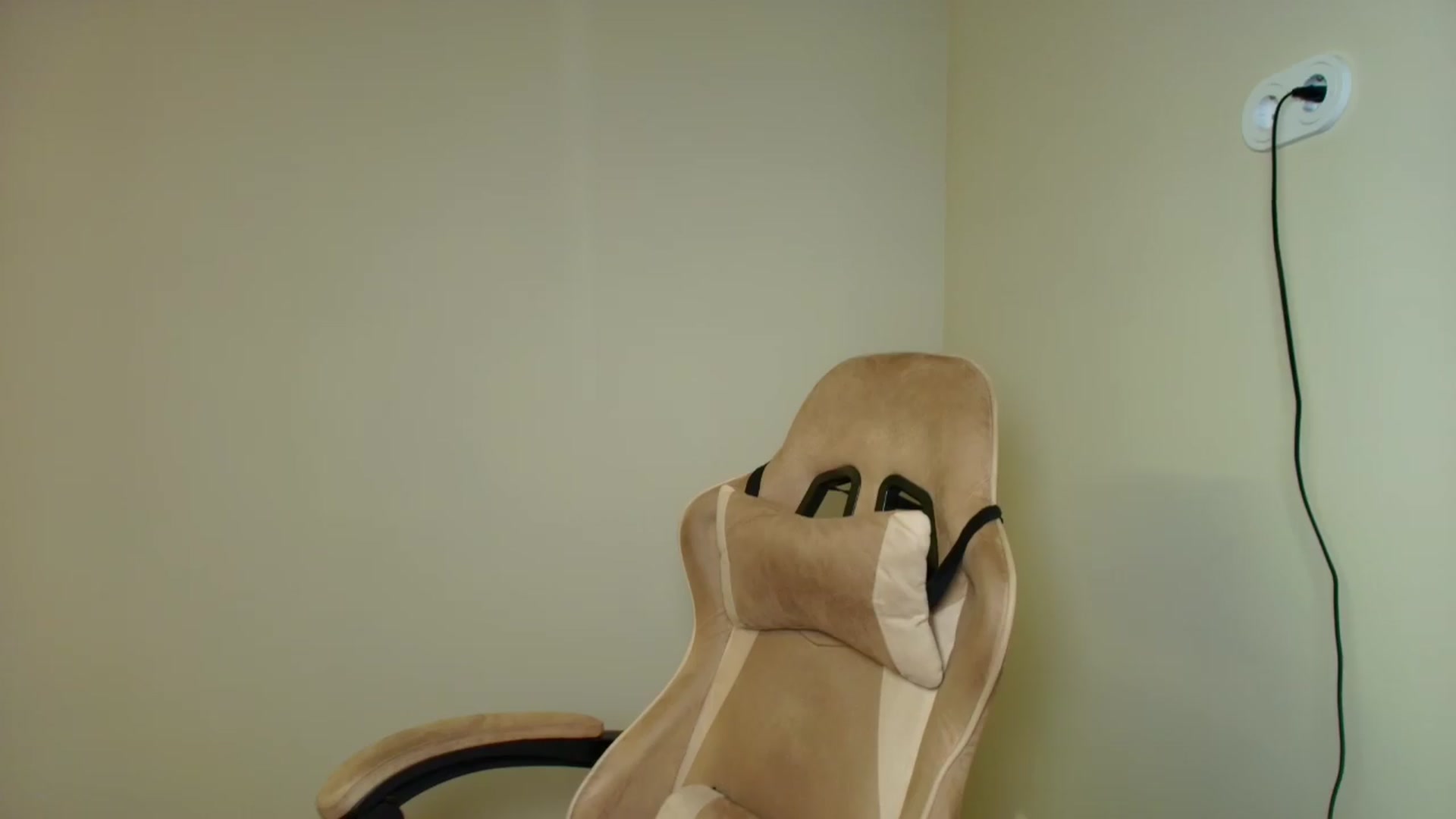 Gallery image thumbnail from Make_my_Luck's myfreecams stream on, 08/30/2026, 09:22 image 12 of 20