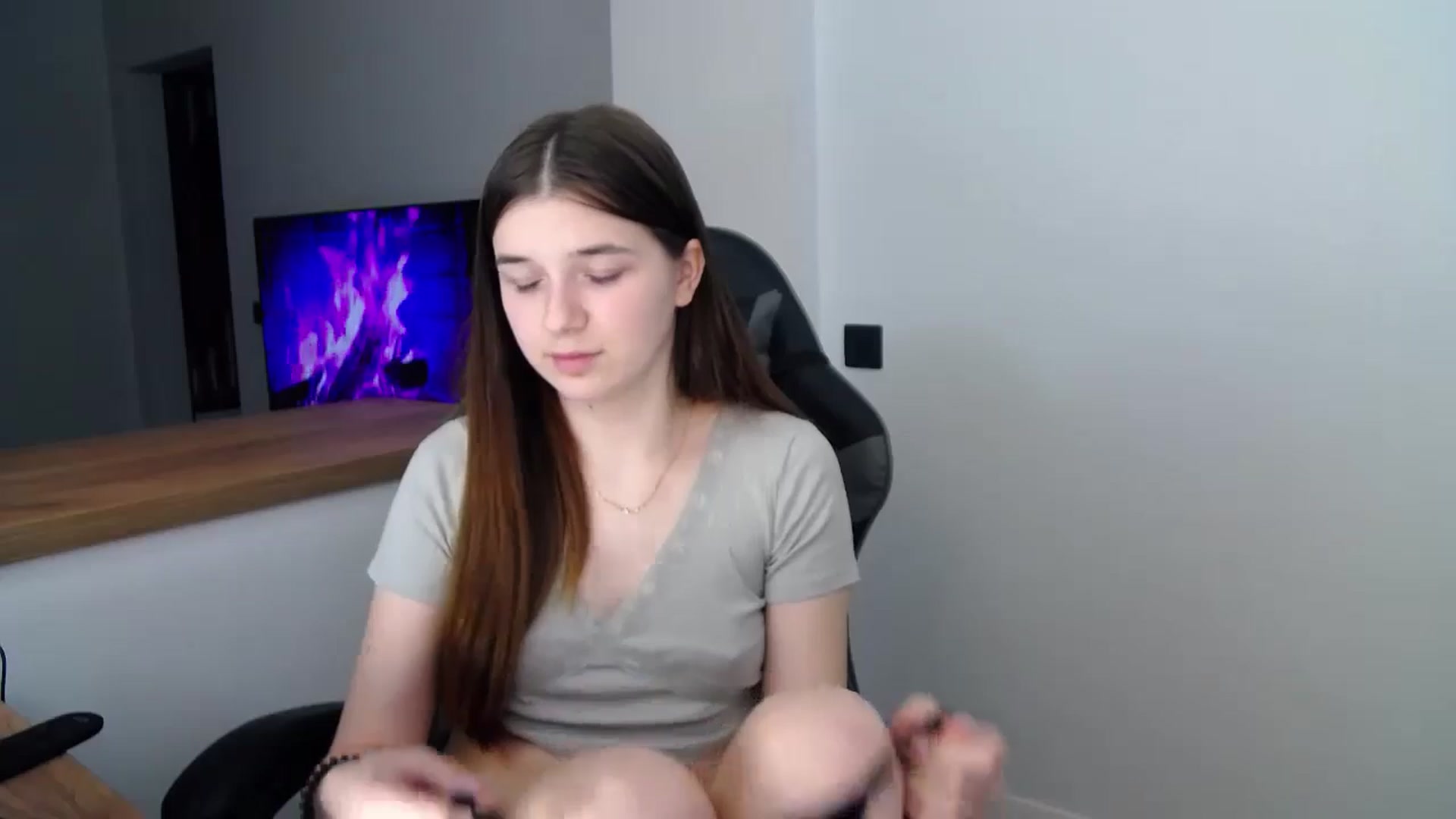 Gallery image thumbnail from MakiimaStar's myfreecams stream on, 10/31/2024, 11:59 image 16 of 20