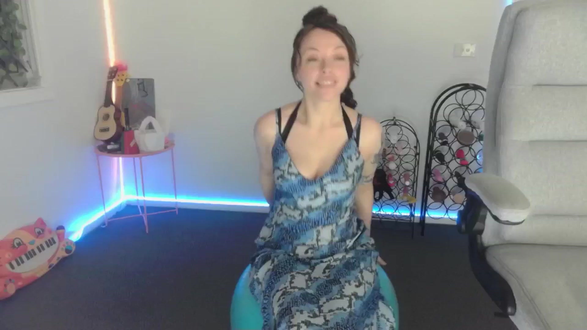 Gallery image thumbnail from MakiyahBelle's myfreecams stream on, 05/04/2024, 11:54 image 10 of 20