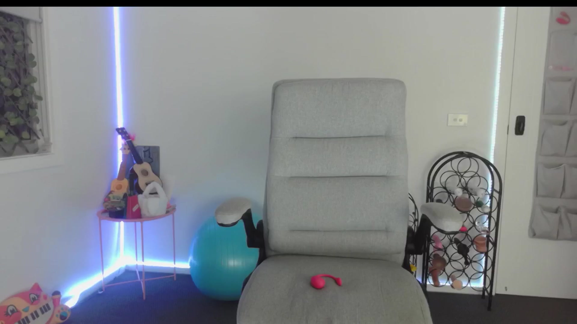 Gallery image thumbnail from MakiyahBelle's myfreecams stream on, 05/12/2024, 11:33 image 8 of 20