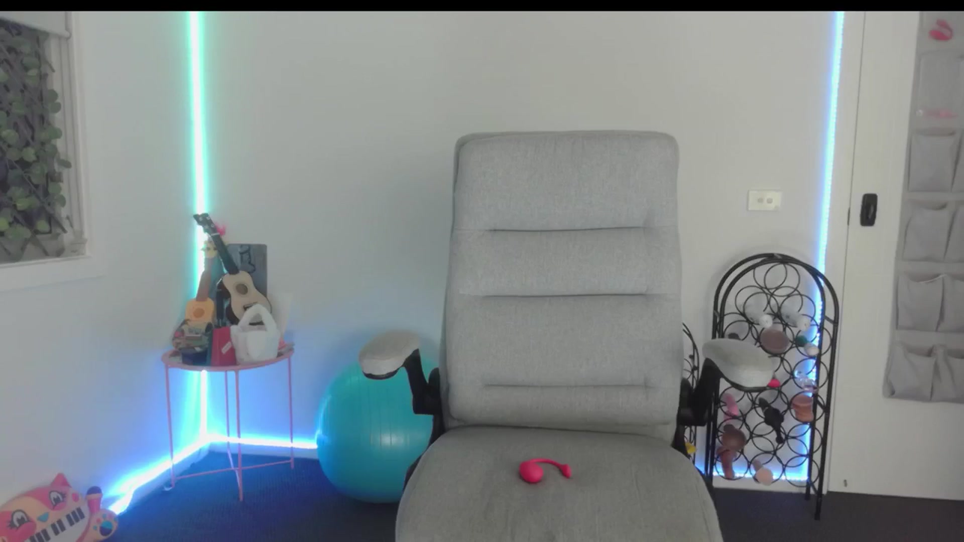 Gallery image thumbnail from MakiyahBelle's myfreecams stream on, 05/12/2024, 11:33 image 9 of 20
