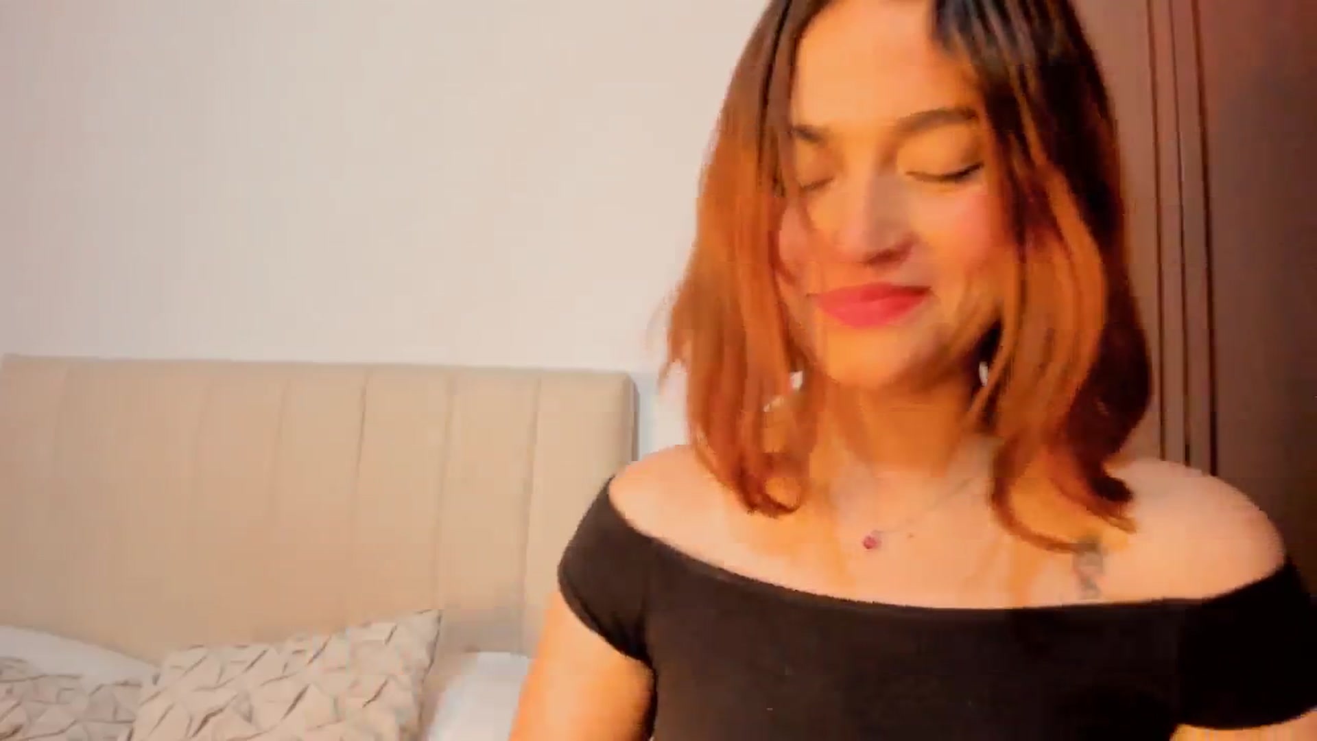 Gallery image thumbnail from Malice_sweet's myfreecams stream on, 10/17/2024, 08:41 image 10 of 20