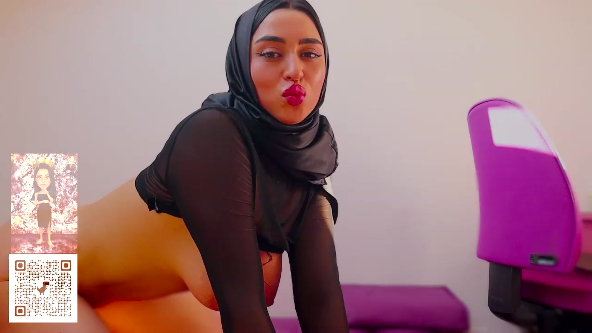 Gallery image thumbnail from Malika33's myfreecams stream on, 05/27/2023, 20:31 image 4 of 20