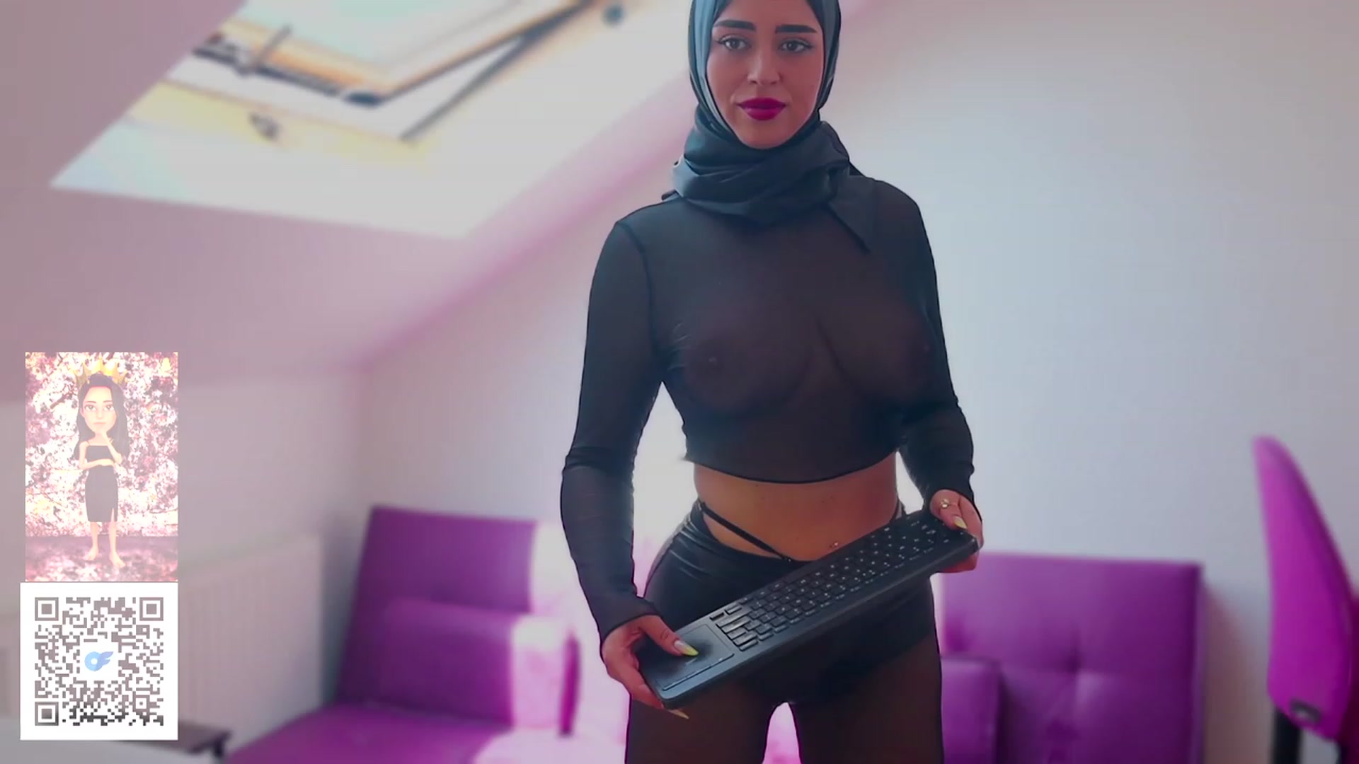 Gallery image thumbnail from Malika33's myfreecams stream on, 06/08/2023, 18:34 image 6 of 20
