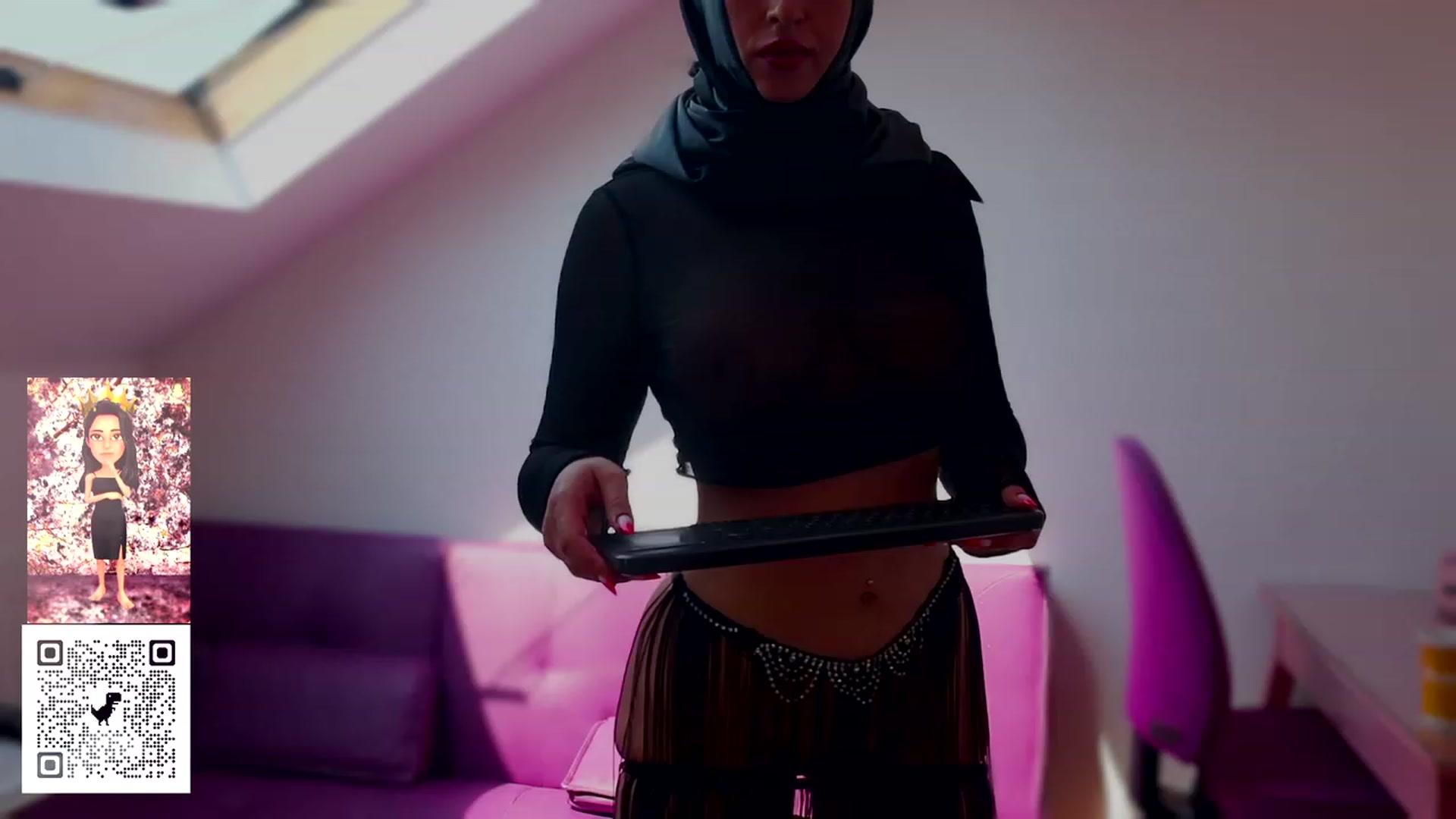 Gallery image thumbnail from Malika33's myfreecams stream on, 06/10/2023, 18:30 image 13 of 20