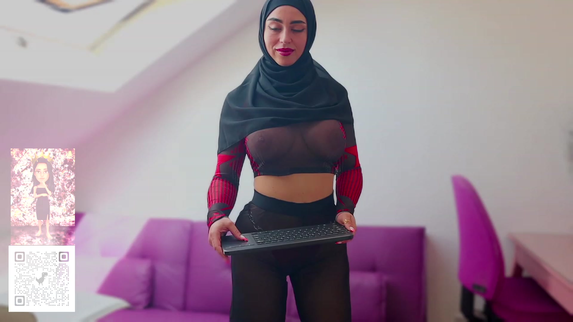 Gallery image thumbnail from Malika33's myfreecams stream on, 06/19/2023, 11:33 image 11 of 20