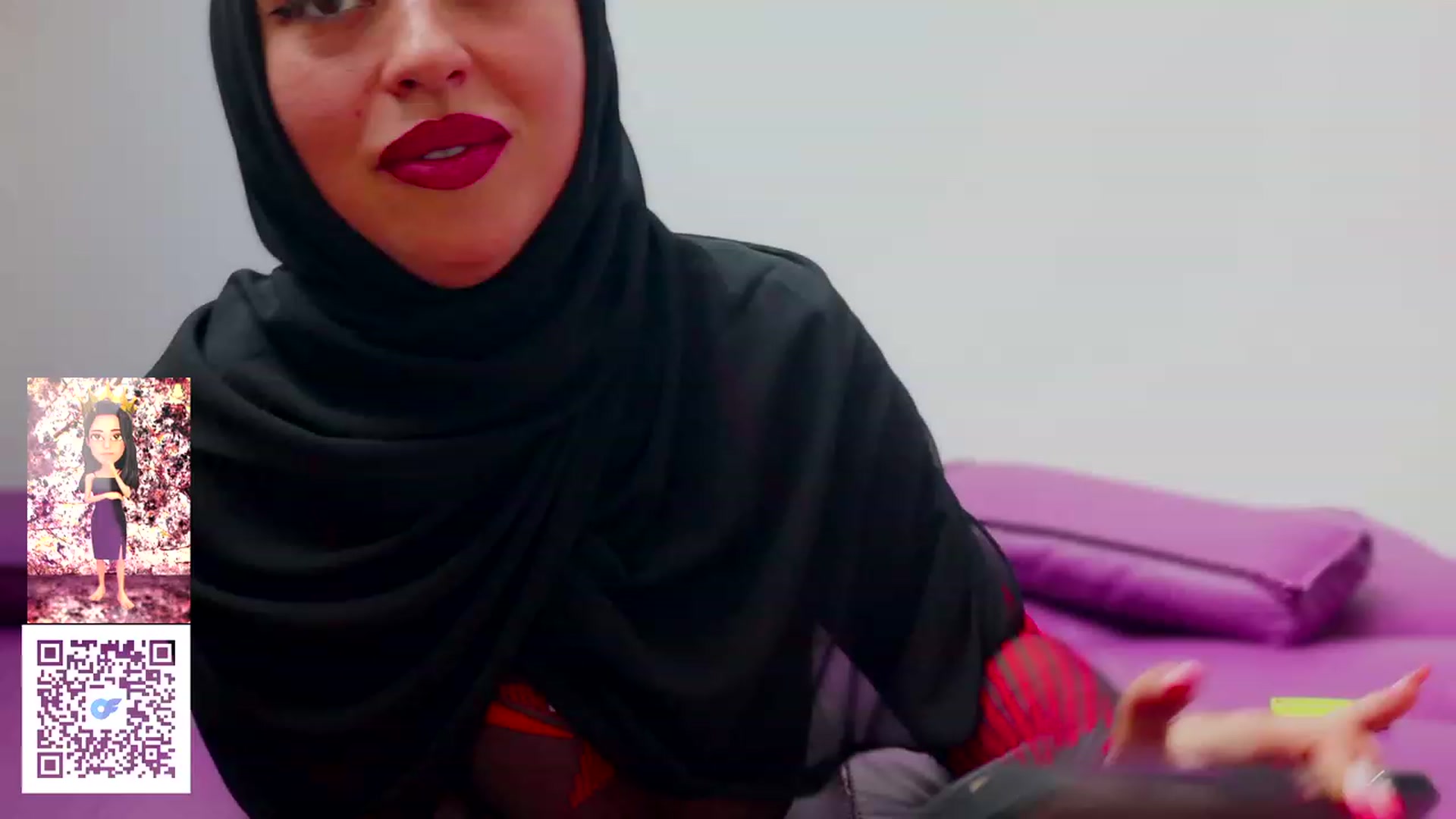 Gallery image thumbnail from Malika33's myfreecams stream on, 06/19/2023, 16:37 image 8 of 20