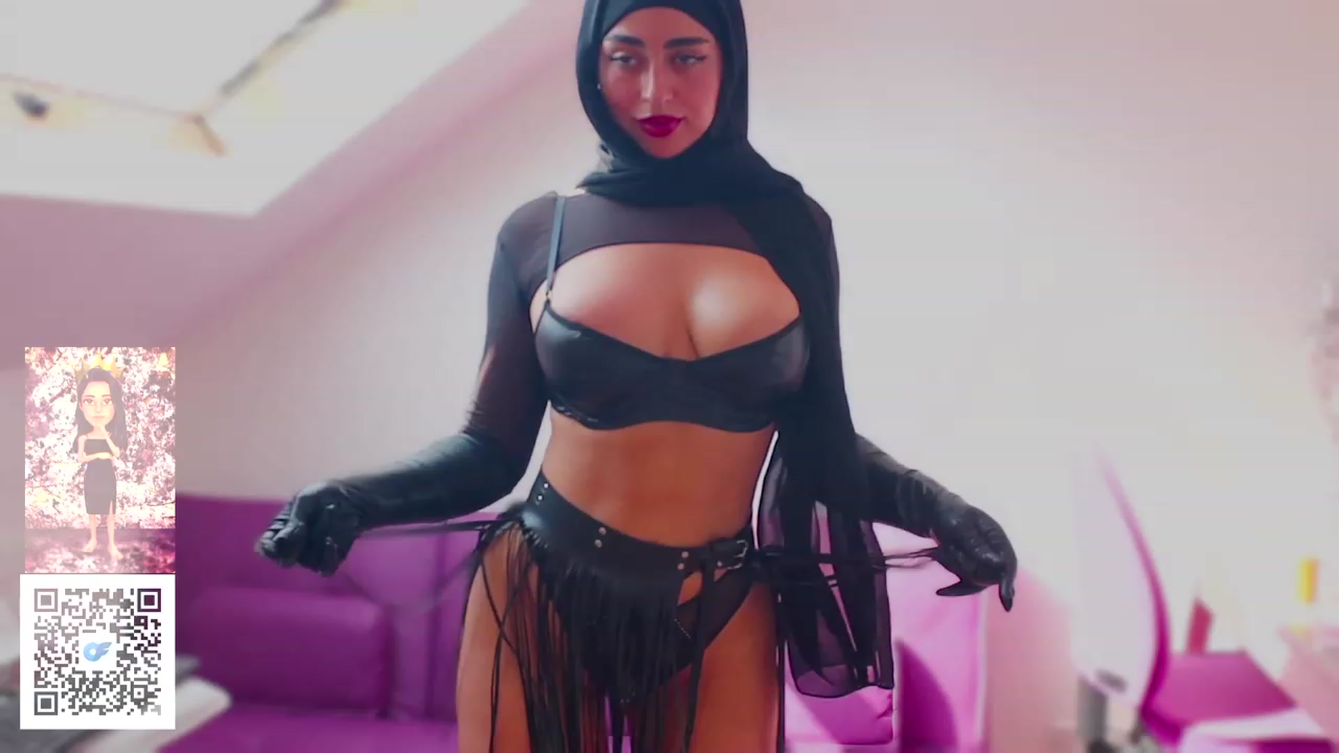 Gallery image thumbnail from Malika33's myfreecams stream on, 07/08/2023, 16:32 image 17 of 20