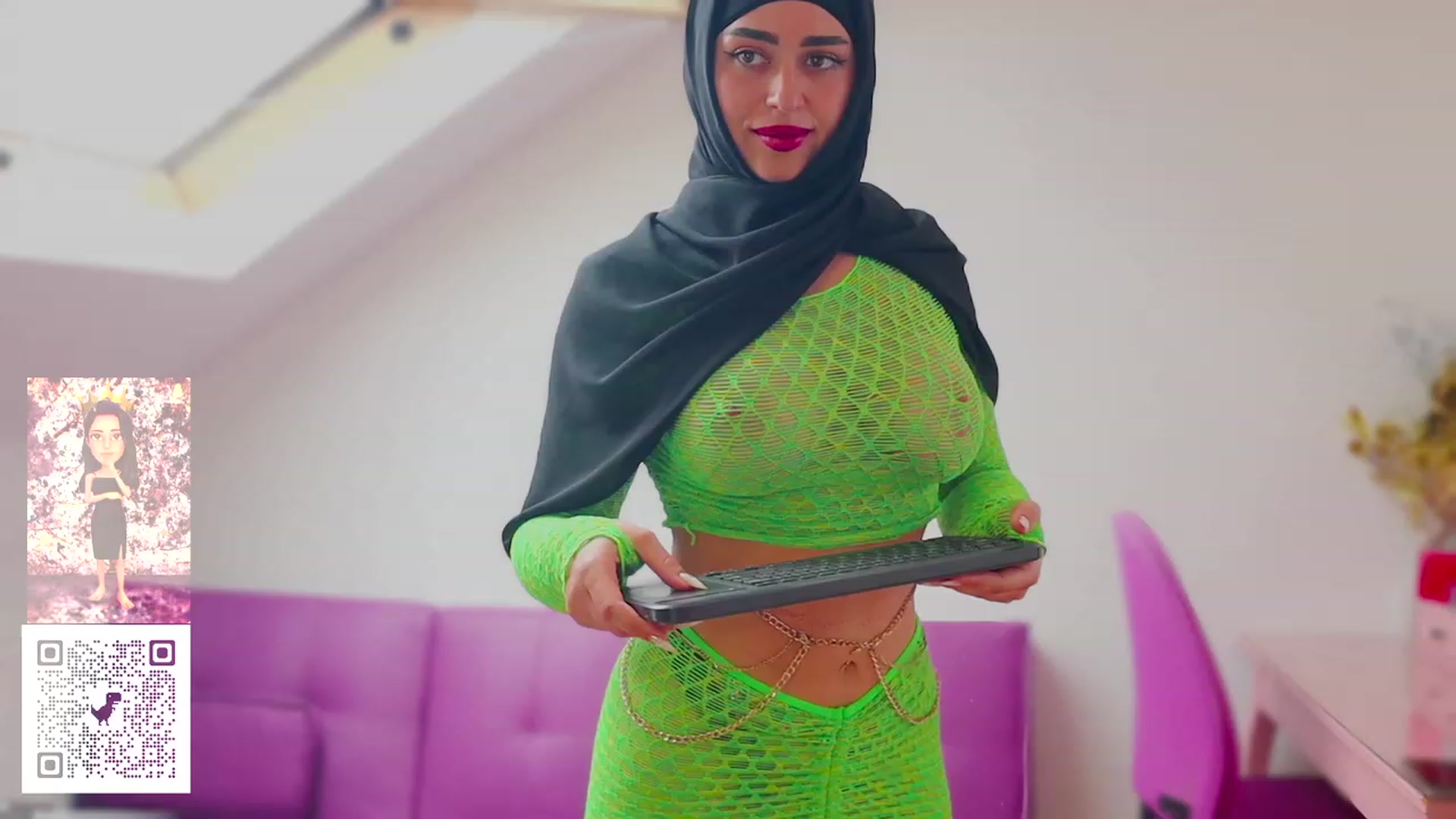 Gallery image thumbnail from Malika33's myfreecams stream on, 07/10/2023, 15:33 image 15 of 20