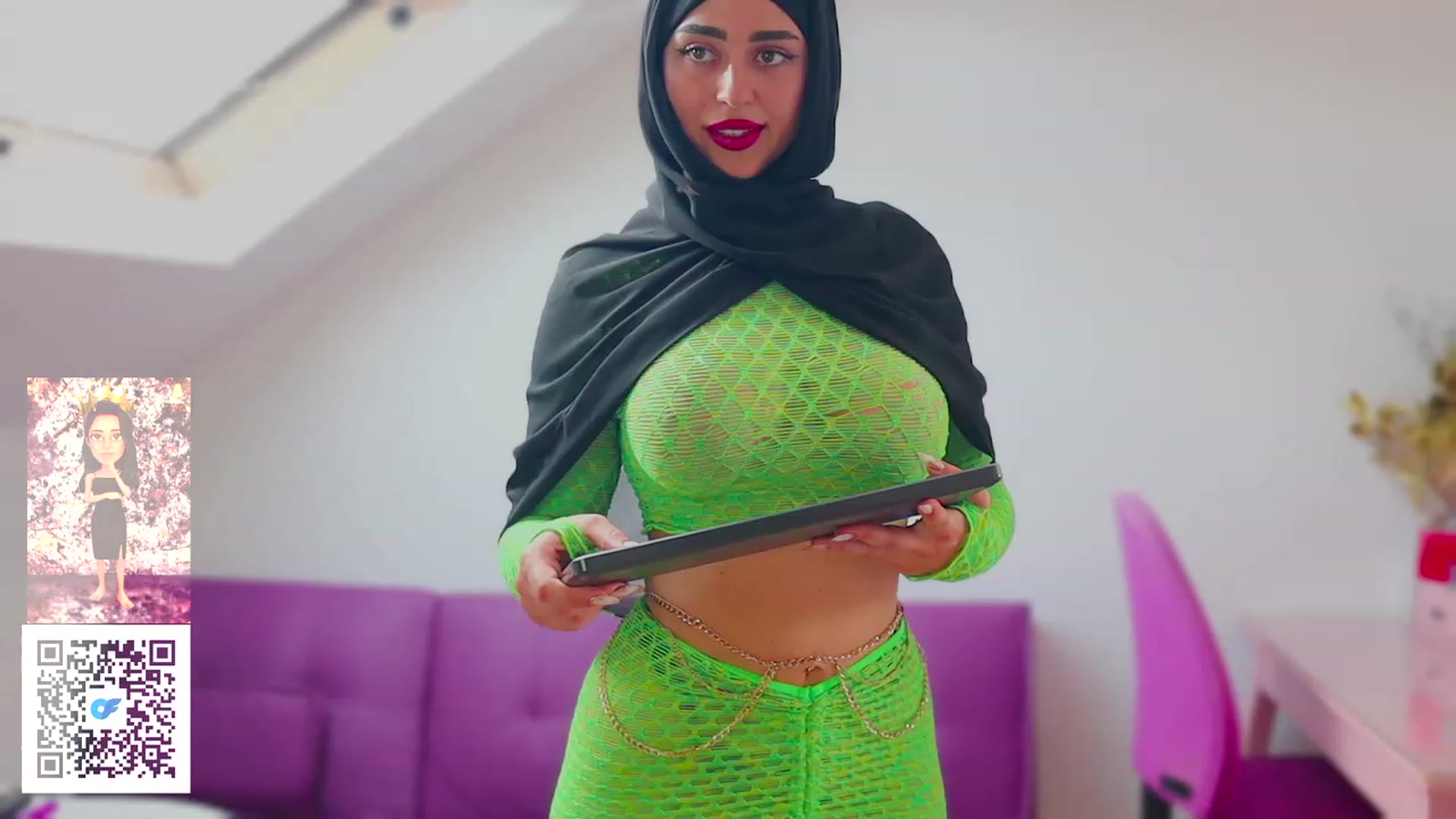 Gallery image thumbnail from Malika33's myfreecams stream on, 07/10/2023, 19:10 image 8 of 20