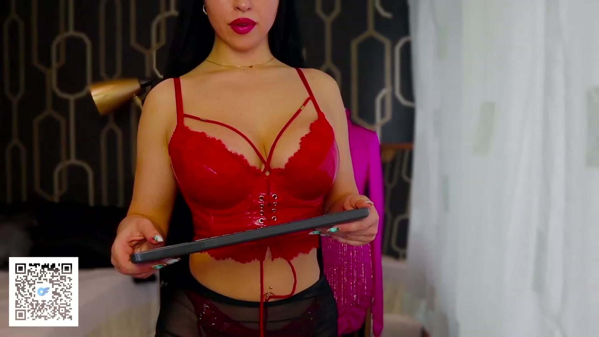 Gallery image thumbnail from Malika33's myfreecams stream on, 08/03/2023, 19:39 image 2 of 20