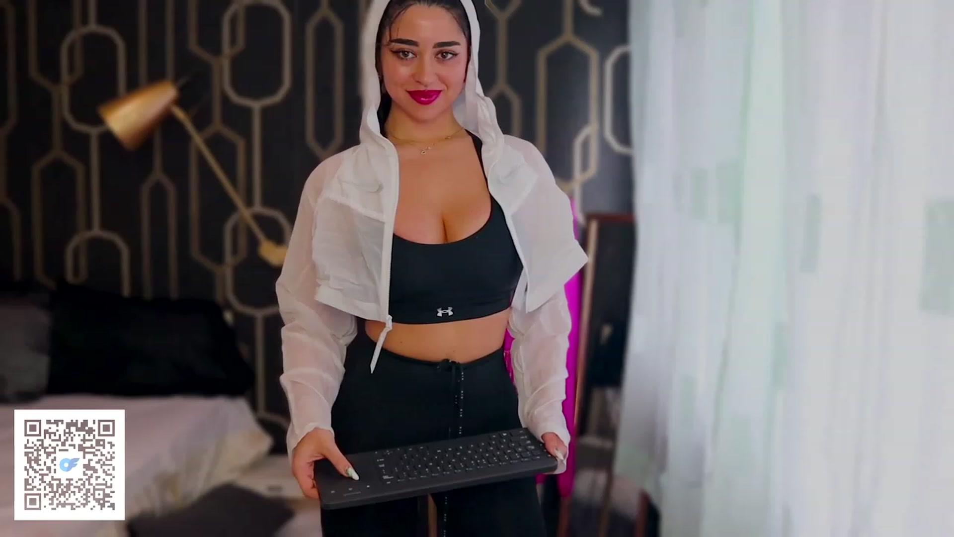 Gallery image thumbnail from Malika33's myfreecams stream on, 08/07/2023, 16:27 image 12 of 20