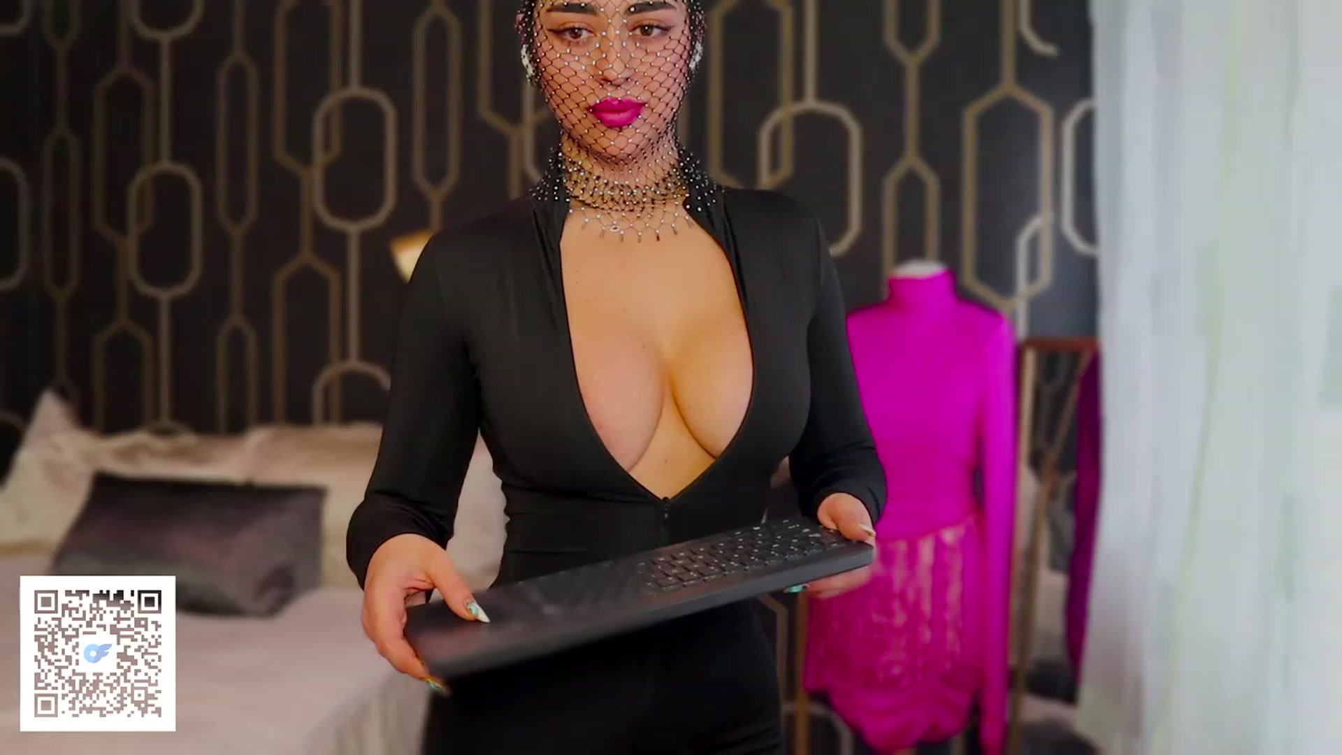 Gallery image thumbnail from Malika33's myfreecams stream on, 08/09/2023, 16:08 image 7 of 20