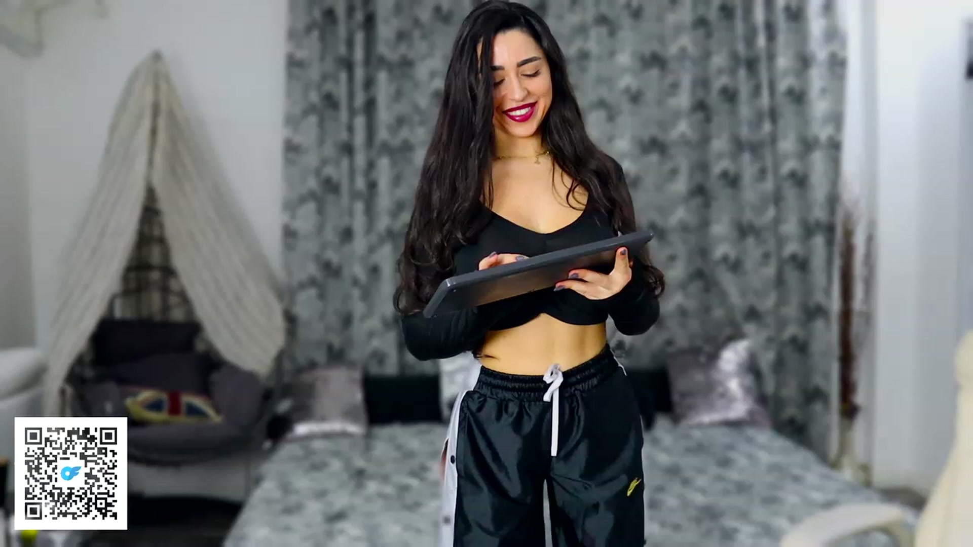 Gallery image thumbnail from Malika33's myfreecams stream on, 12/15/2023, 18:06 image 13 of 20